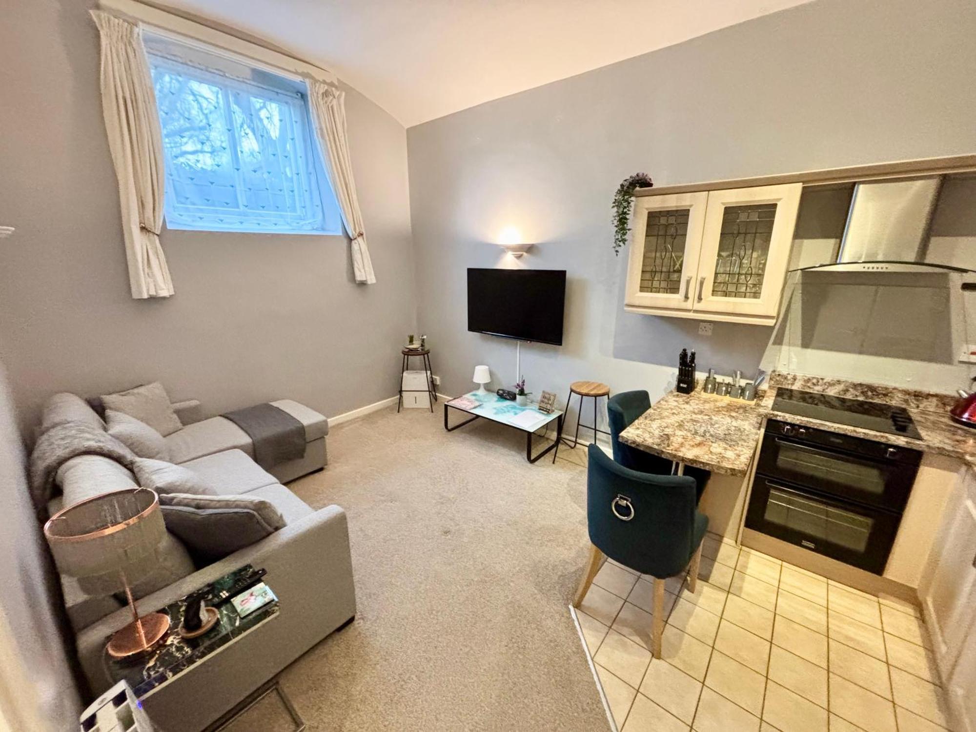 County House City Centre With Parking Sleeps 4 York Exterior photo
